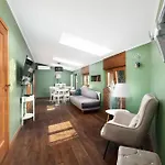 Miodowa 25 3* Краков