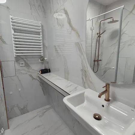 דירה Miodowa 25 3*